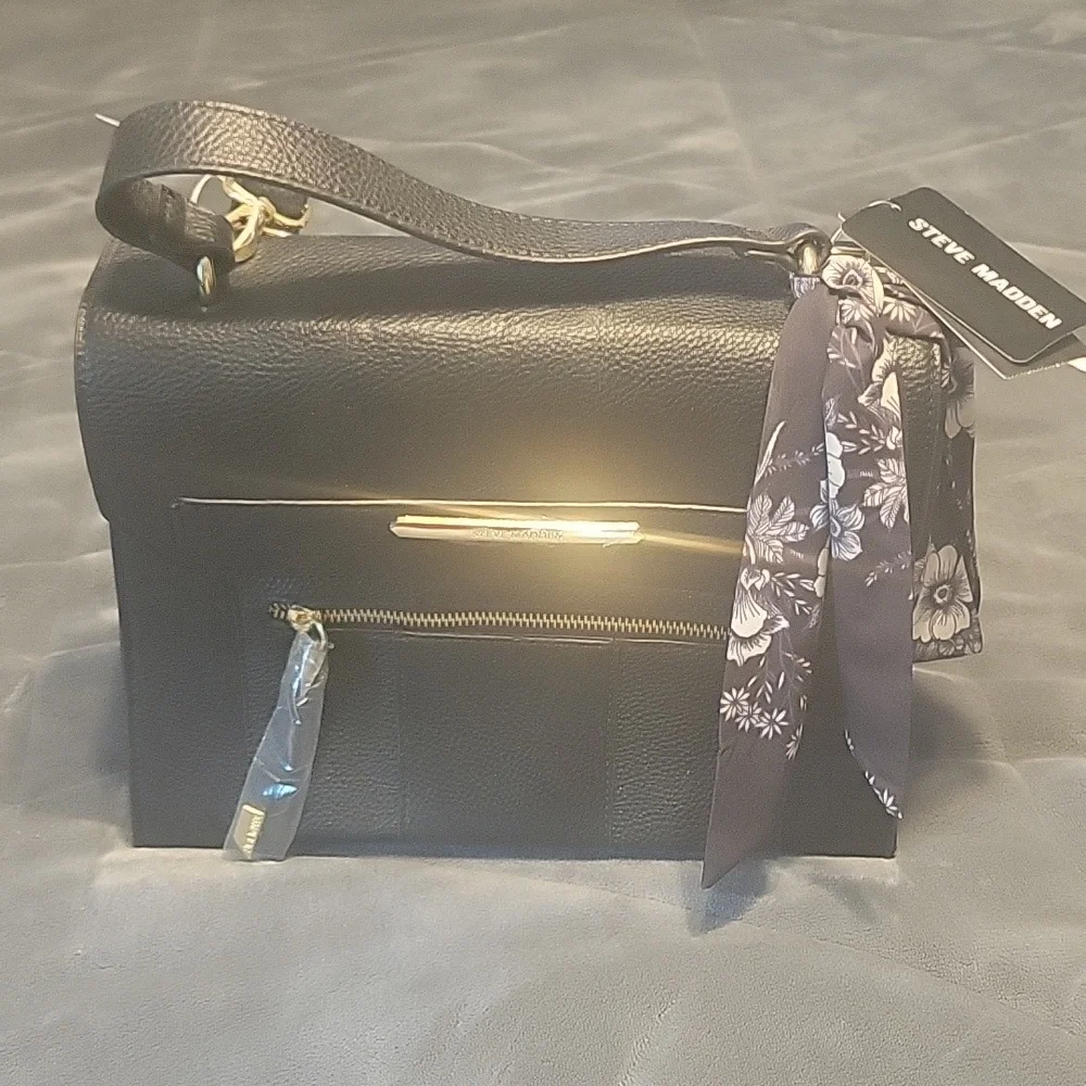 Purse - Picture 2 of 4
